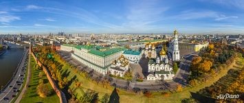 Панорама осеннего Кремля