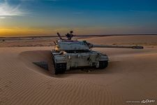 Советские танки и БТР в песках Сахары после поражения Ливии от Чада в «Войне Тойот»