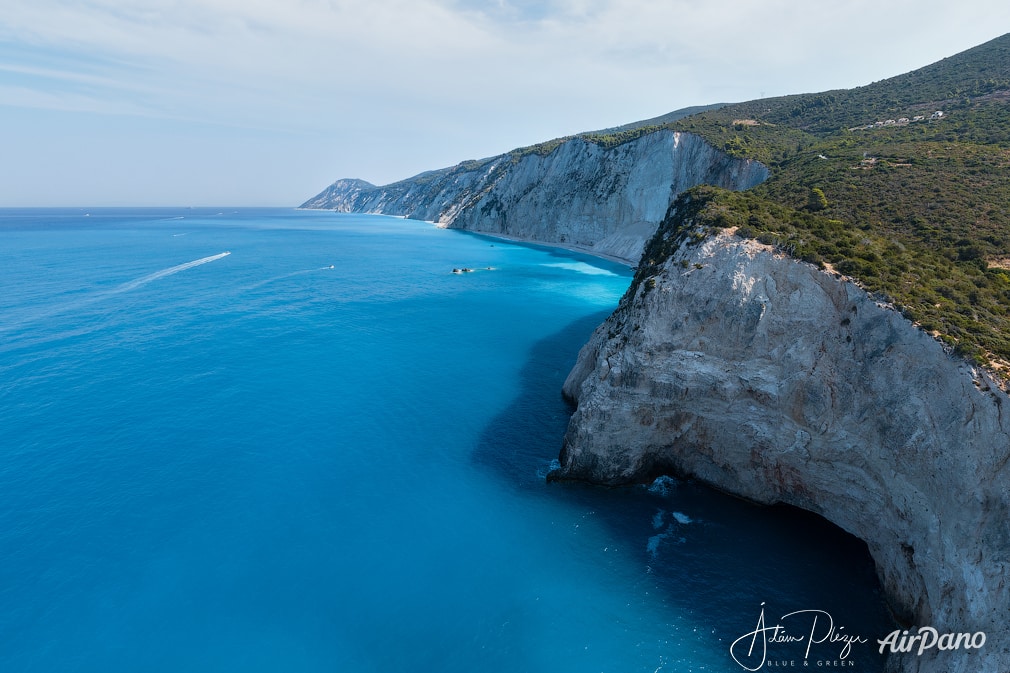 Голубая вода