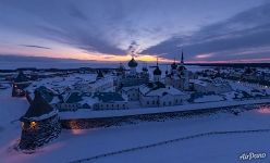 Соловецкий монастырь зимней ночью
