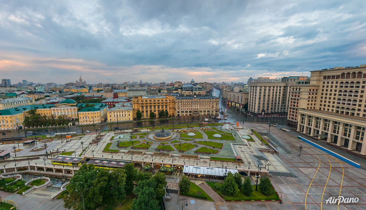 Москва манежная площадь фото сейчас