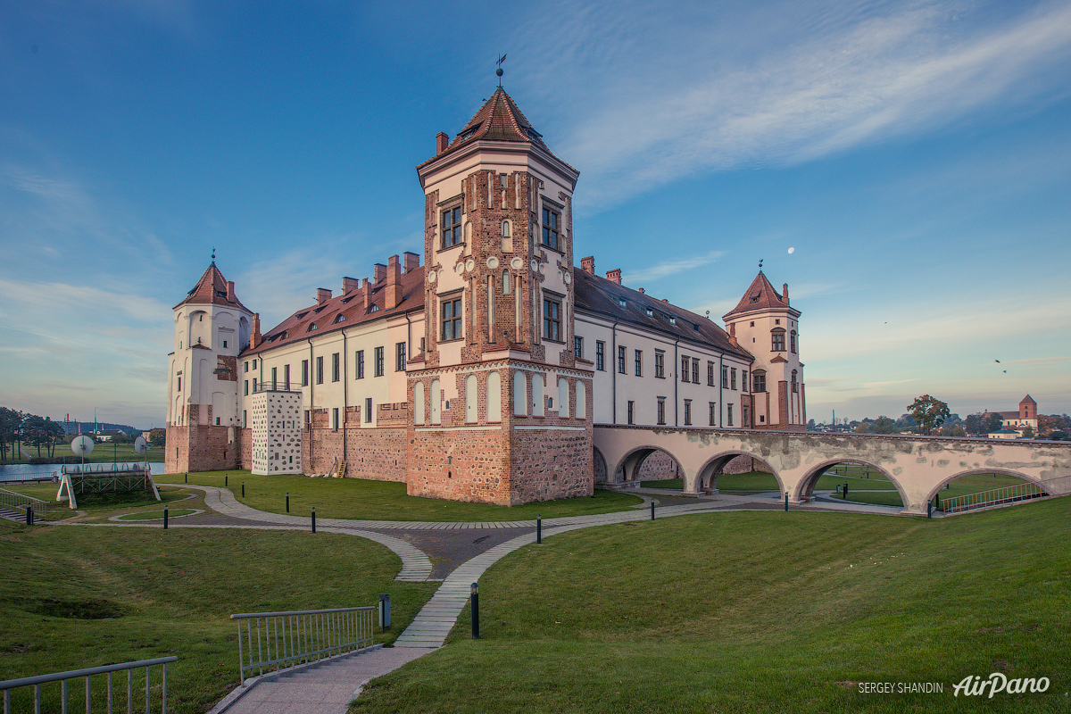 Мирский замок беларусь фото