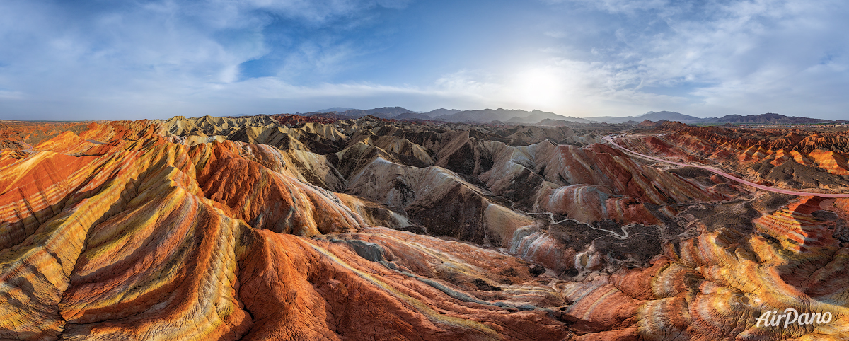 Радужные горы в китае фото