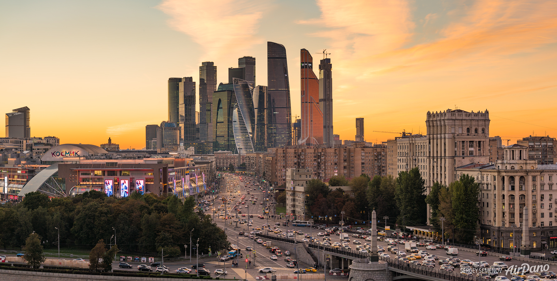 Moscow is situated on. Москва гигапанорама. Даунтаун Москва. Moscow wide Panorama. Of the 7 Hills on which Moscow.