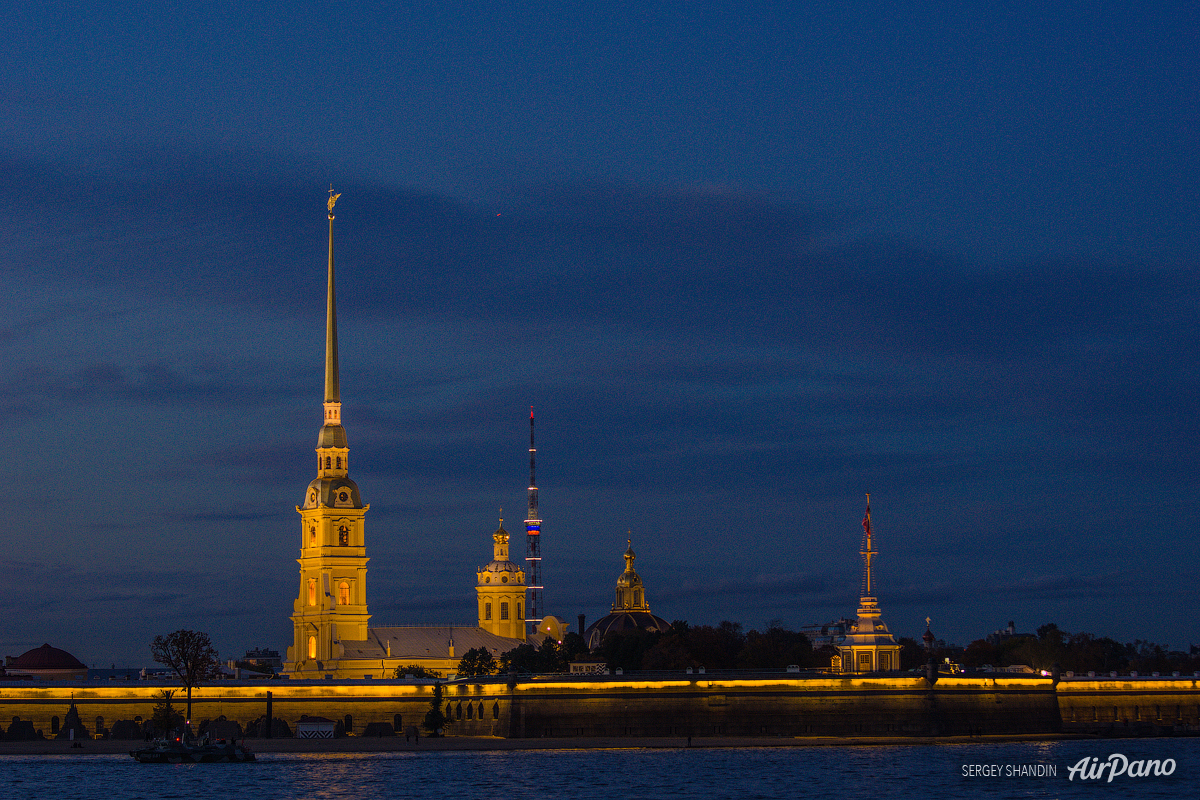 Петропавловский собор зимой СПБ